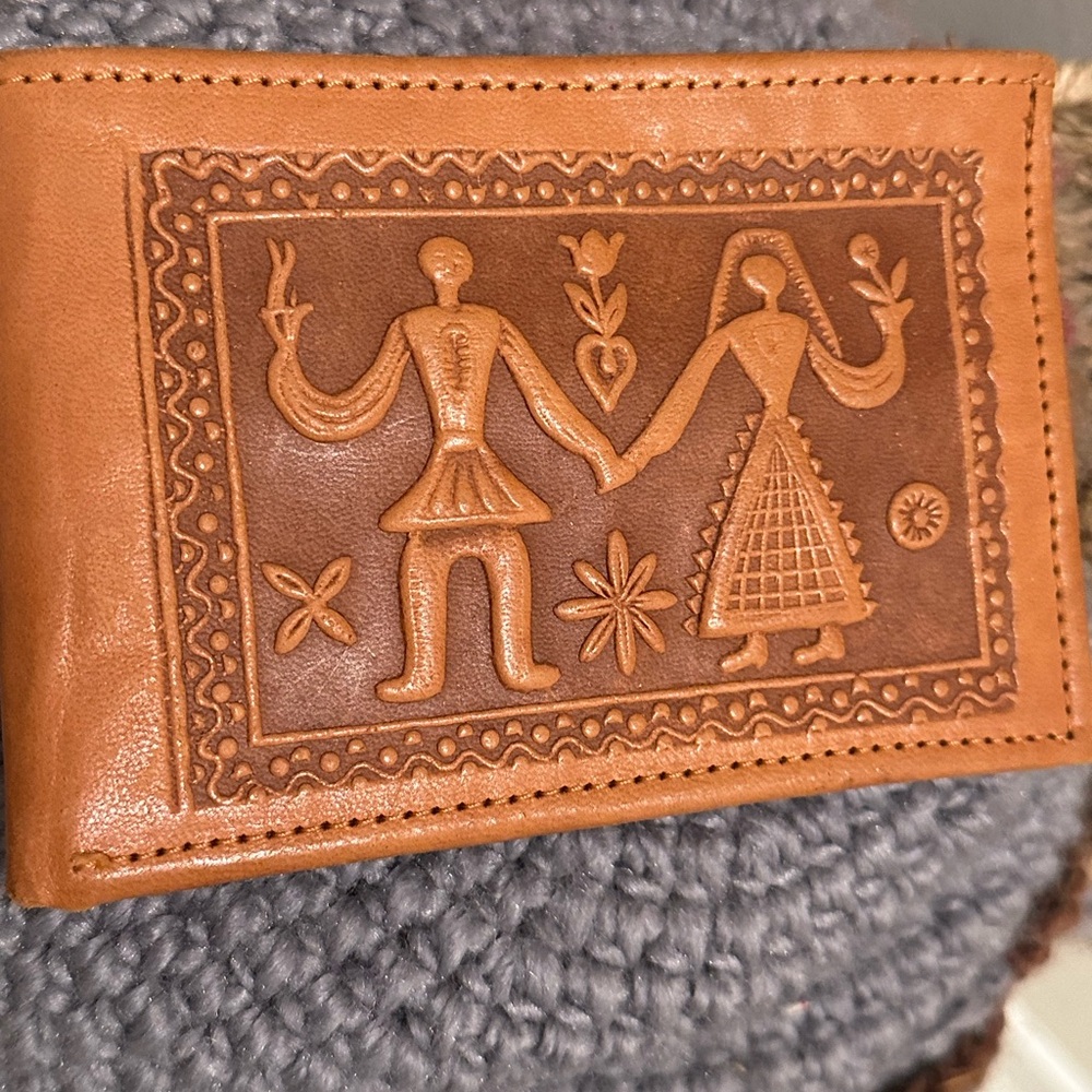 SOFT hand tooled bi fold wallet - never used!